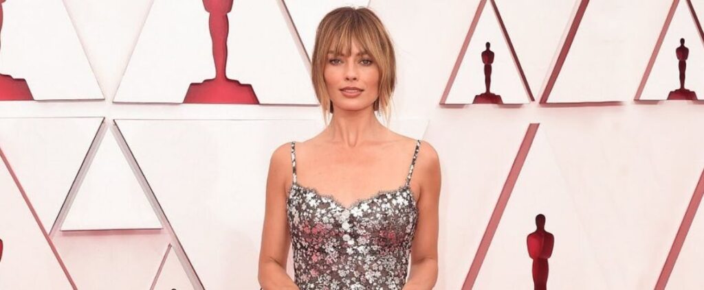 Chanel sceglie Margot Robbie come Ambassador per l’orologio J12