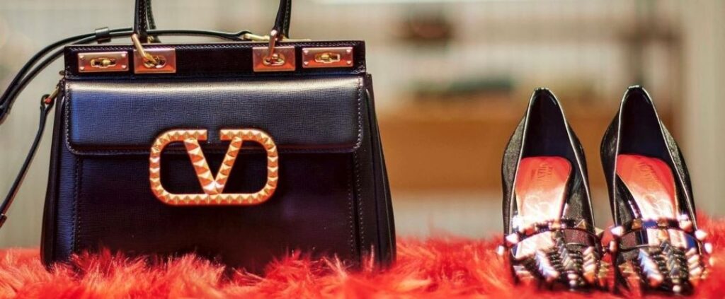 Valentino e Betony Vernon insieme per Rockstud Alcove