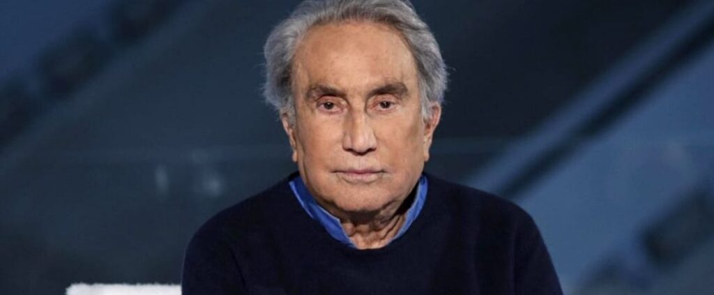 Emilio Fede torna libero. A dare la notizia è stato lui stesso in diretta tv