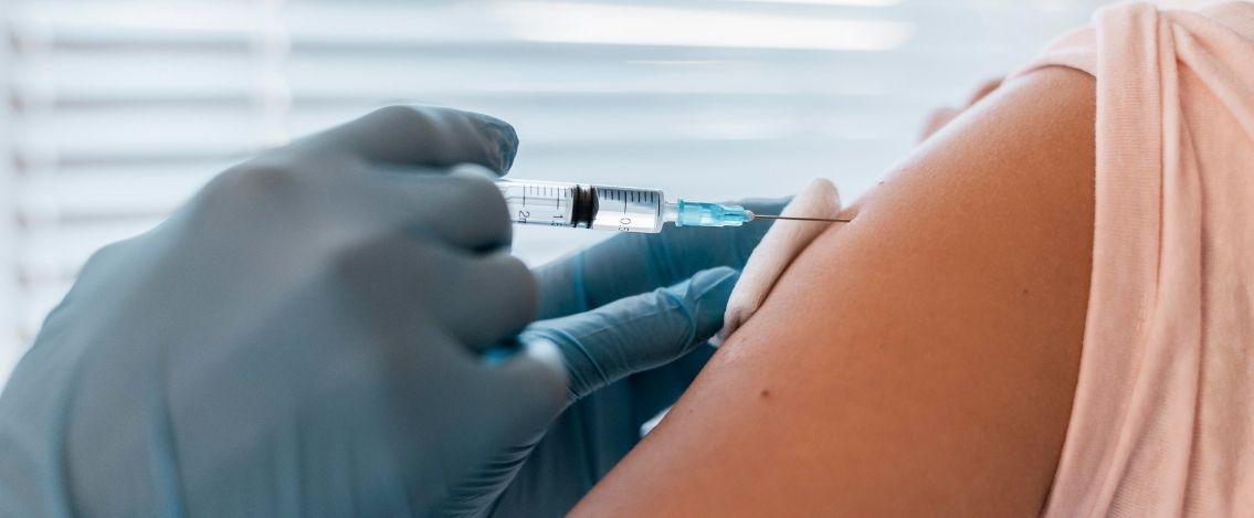 Vaccini riprogrammare le seconde dosi e chiarezza sulla morte di Gianluca