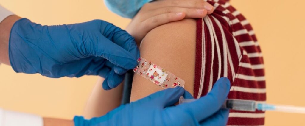 Ema approva il vaccino Moderna per ragazzi tra i 12 e i 17 anni
