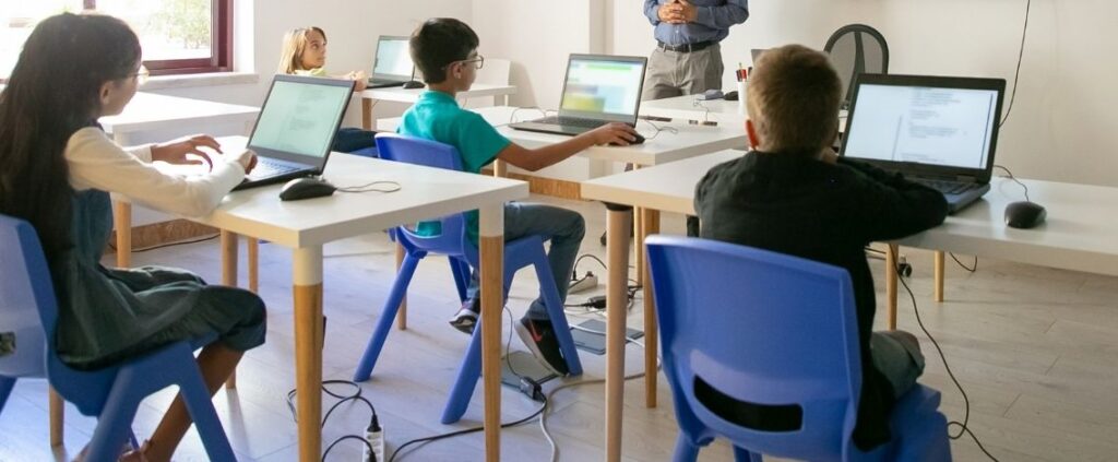 Green Pass trasporti e scuola, il governo rinvia la decisione