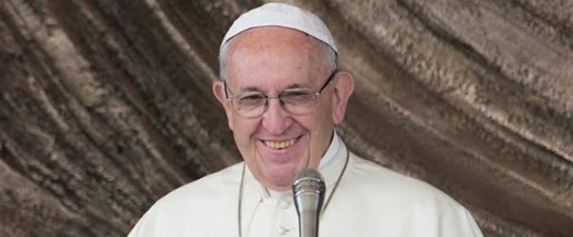 Papa Francesco, intercettata una busta con tre proiettili a lui indirizzata