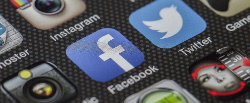 Facebook, Instagram e WhatsApp in «down», ecco cosa è successo