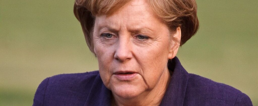 Angela Merkel derubata in un supermercato mentre fa la spesa