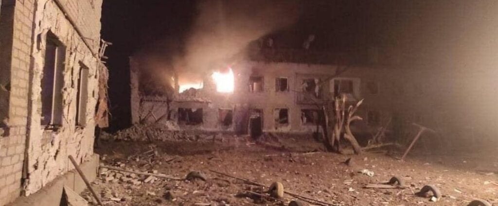 Guerra Russia-Ucraina, il secondo giorno si apre con i bombardamenti