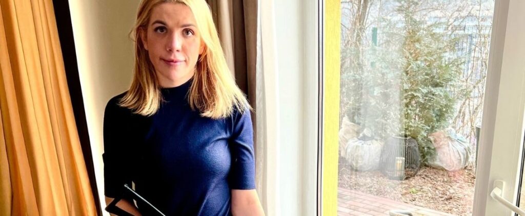Kira Rudik, ex manager di Amazon imbraccia le armi contro la Russia
