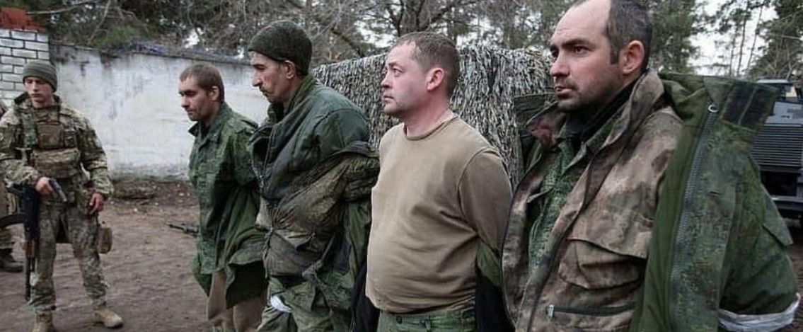 Guerra in Ucraina, soldato russo in conferenza stampa mi vergogno