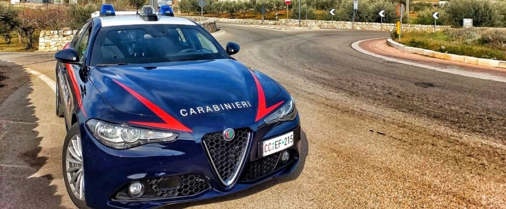 Civitavecchia, invita 16enne in un B&B e tenta di lanciarla dal balcone