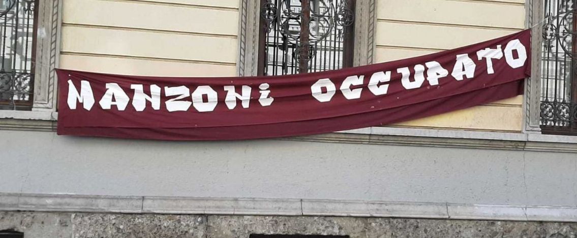 Milano, occupato il Liceo Manzoni proteste contro la Meloni
