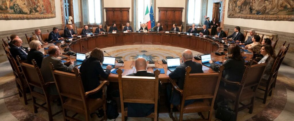 Dall’obbligo di mascherine alle regole sui Rave Party, ecco le scelte del Governo