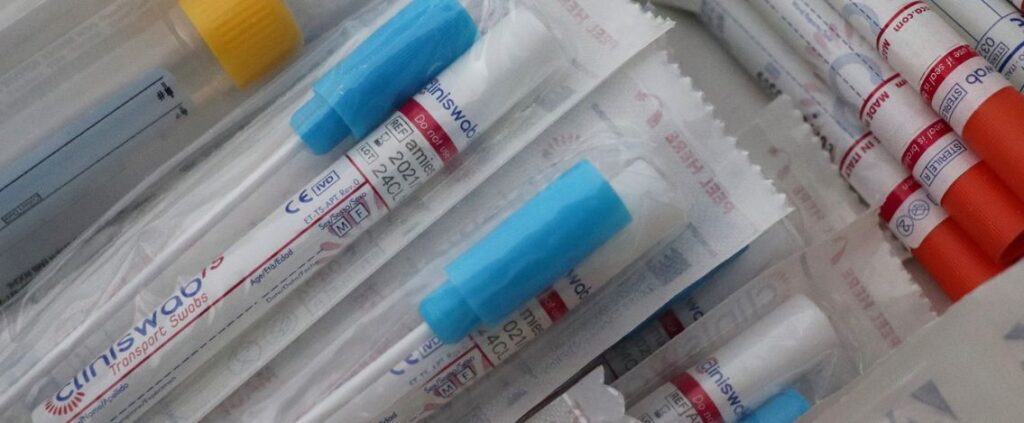 Reinfezione da Covid, uno studio evidenzia i rischi sulla salute