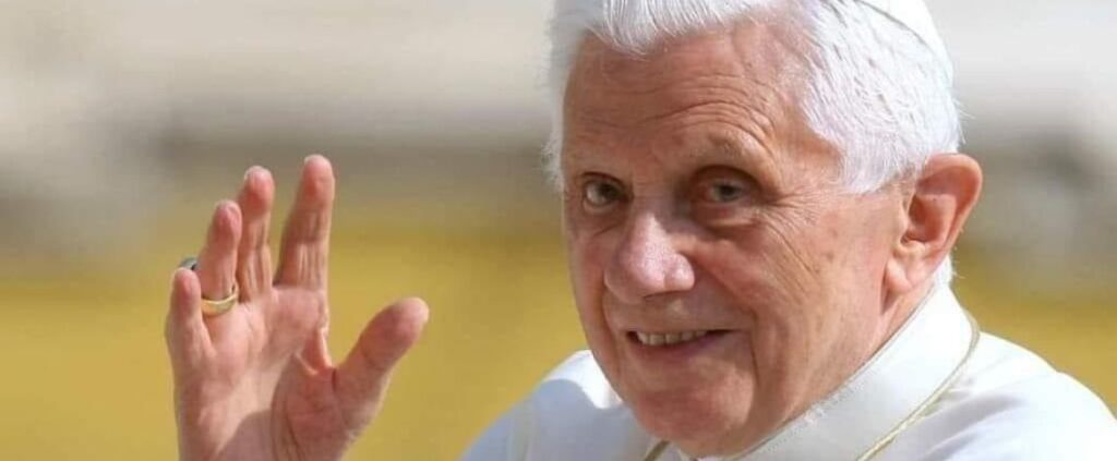 Morte di Benedetto XVI, esposizione della salma e funerali