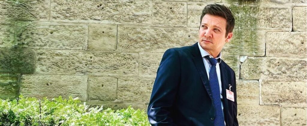 Jeremy Renner, pubblicata la prima foto dal letto di ospedale