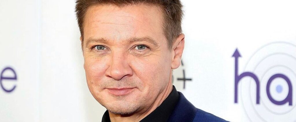 Jeremy Renner, trapelano indiscrezioni sulla dinamica dell'incidente