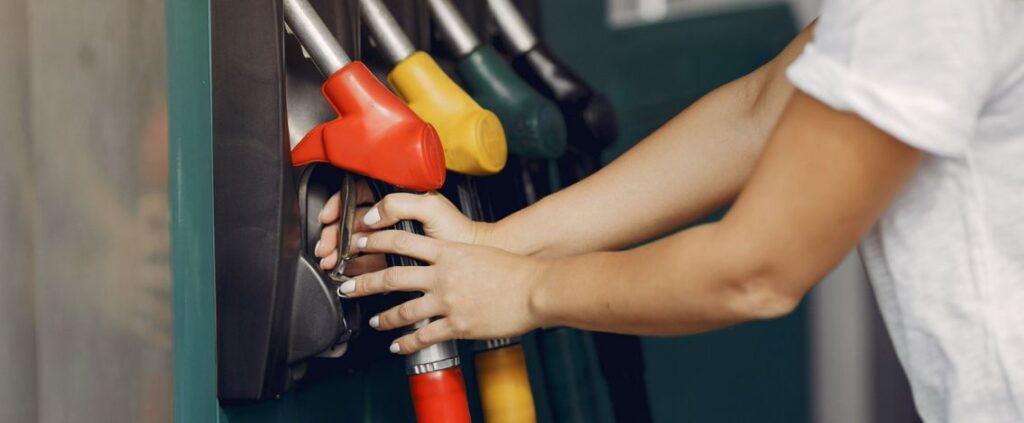 Mattarella firma il decreto carburanti, ecco di cosa si tratta