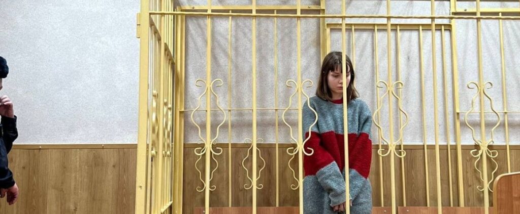 Russia, 19enne arrestata dopo denuncia dei compagni di università. Ecco cosa rischia