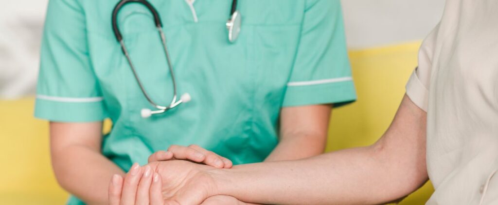 Abusi nella Rsa veneziana, uno degli arrestati chiede cure psichiatriche