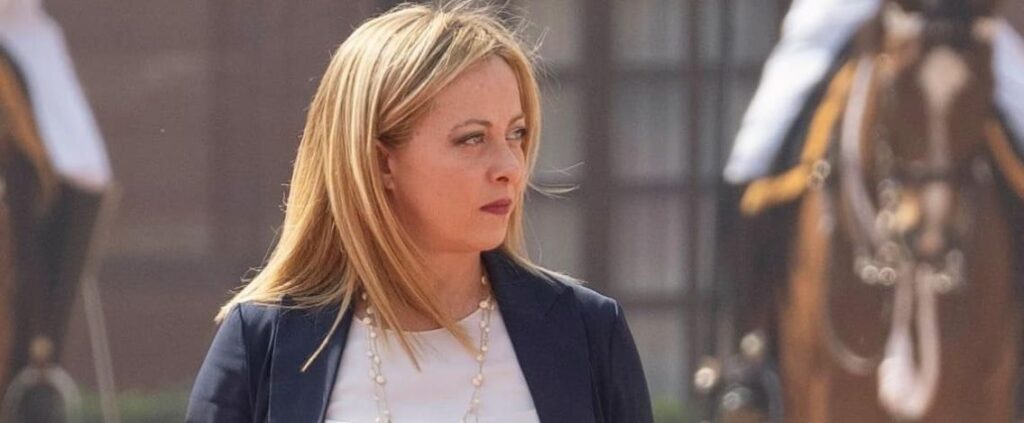 Nuove minacce a Giorgia Meloni, questa volta apparse su un cavalcavia