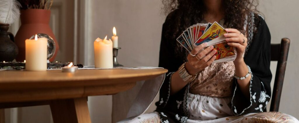 Denunciata cartomante dell’occulto, sequestrati 900mila euro