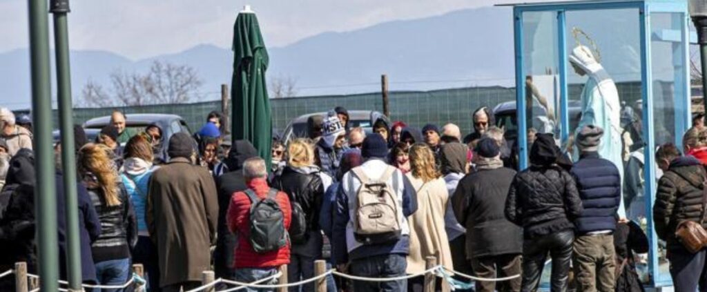 Madonna di Trevignano, il comune ordina la demolizione della teca