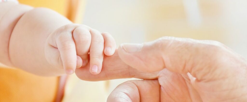 Zero tasse per chi fa più di un figlio, questa la proposta del ministro Giorgetti