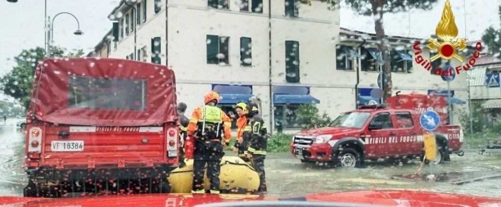 Alluvione, trovata un'altra vittima. Coldiretti «Animali affogati, campi marciti è dramma»