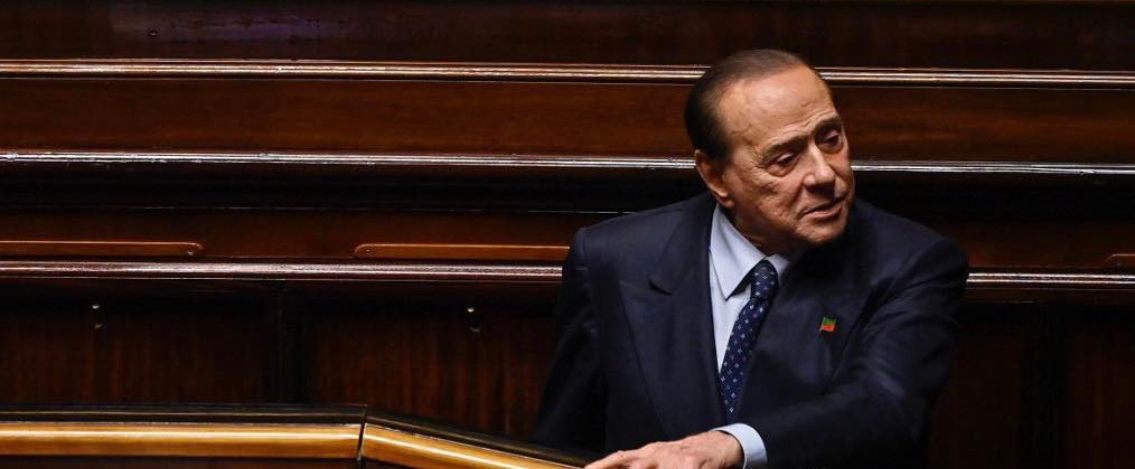 Silvio Berlusconi, i numerosi guai giudiziari tra processi e assoluzioni