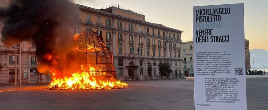 Napoli, un incendio distrugge la Venere degli stracci di Pistoletto