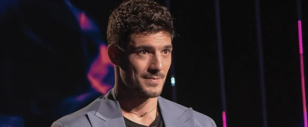 Grande Fratello, Lorenzo lancia una frecciatina a Javier