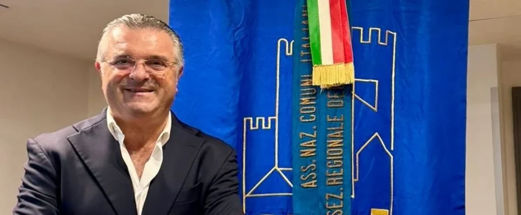 In manette Franco Alfieri, il politico è accusato di corruzione
