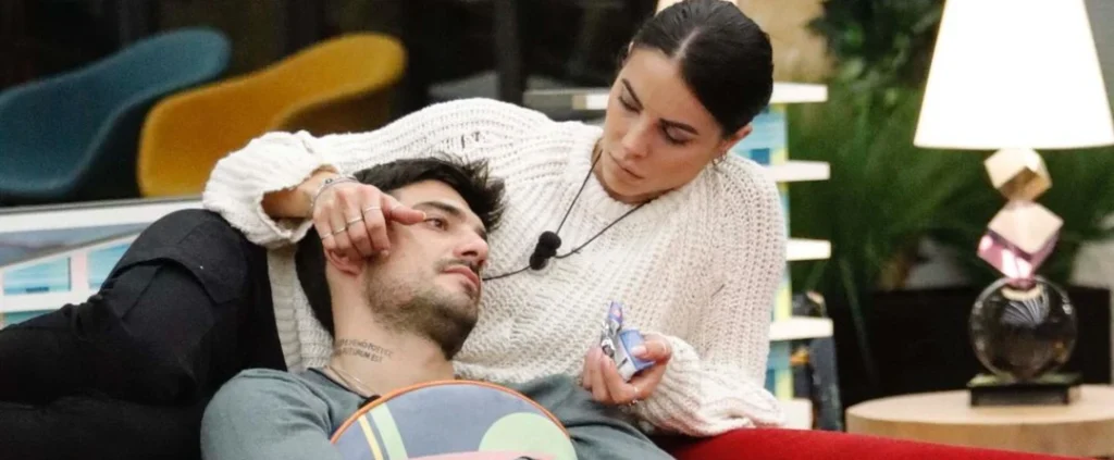 Grande Fratello, Lorenzo bacchettato dagli autori: "Cosa mi hanno detto in confessionale"