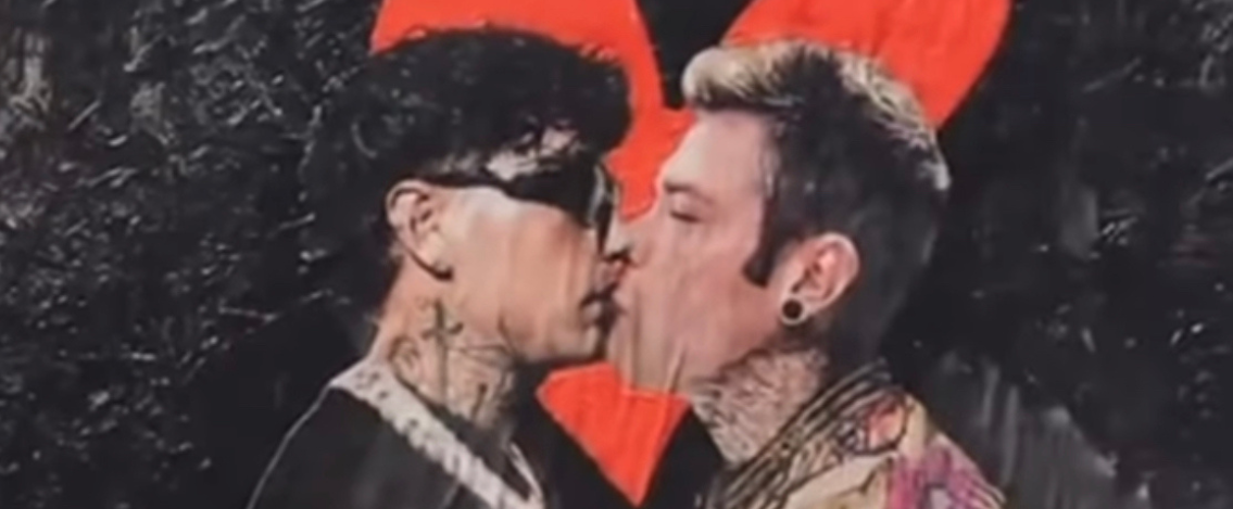 Fedez e Tony Effe: spunta il murales provocatorio in vista di Sanremo 2025