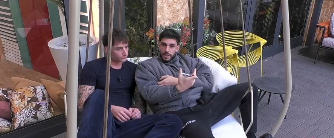 Grande Fratello, Stefano fa un avvertimento a Tommaso