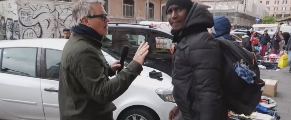 Striscia la notizia: Jimmy Ghione e il suo cameramen aggrediti. Le anticipazioni