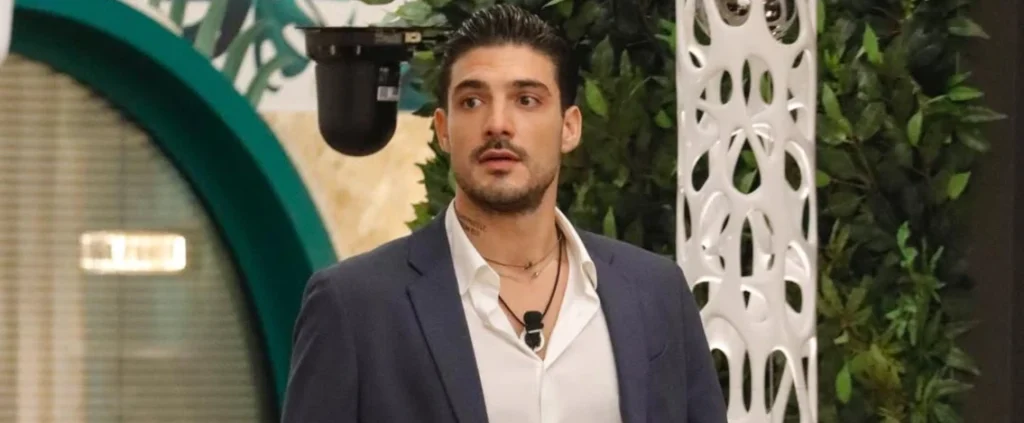 Grande Fratello, ex concorrente smonta Lorenzo e rivela: "Ancora non conoscete i miei segreti"