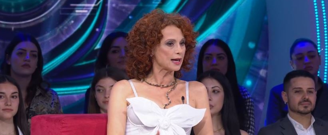 Grande Fratello, Beatrice Luzzi smonta Zeudi: “Sta proprio in un loop”