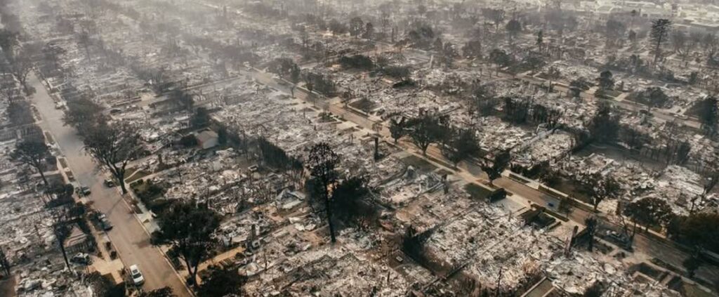 Los Angeles devastata dagli incendi: distrutte pure le ville dei vip