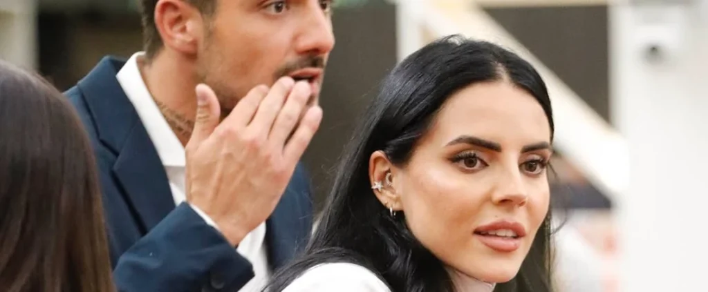 Grande Fratello, Shaila contro Javier: 'Riceve messaggi da fuori, è furbo'