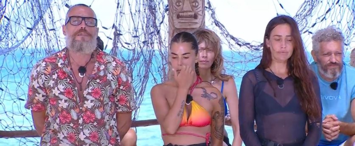 l8217isola dei famosi chiara lascia il gioco le prime parole la reazione dei naufraghi