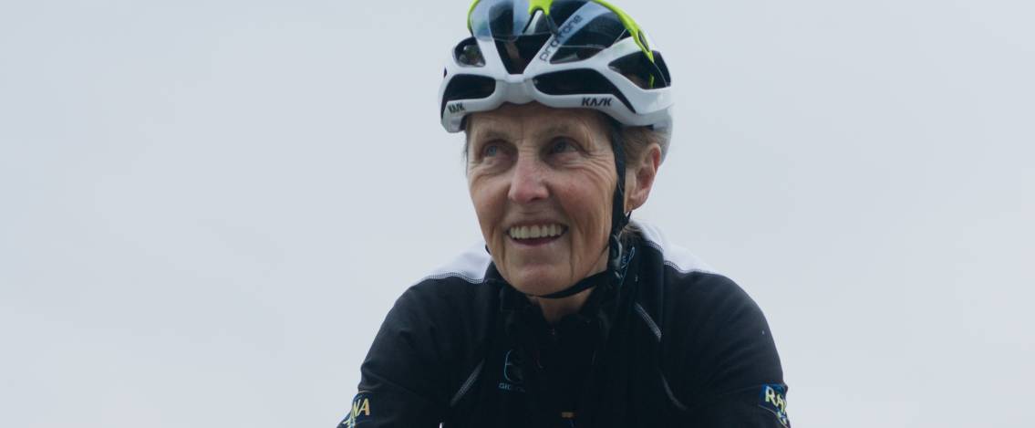 Pedalare controvento: la storia di Maria Canins Pedalare controvento: la storia di Maria Canins