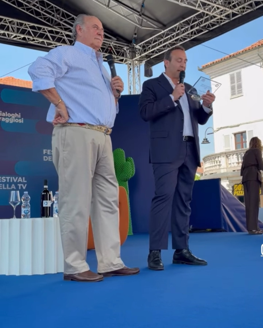 festival della tv gerry scotti io e stefano de martino siamo d8217accordo che i nostri programmi debbano finire alle 2130 da 361magazine.com festival della tv gerry scotti io e stefano de martino siamo d8217accordo che i nostri programmi debbano finire alle 2130