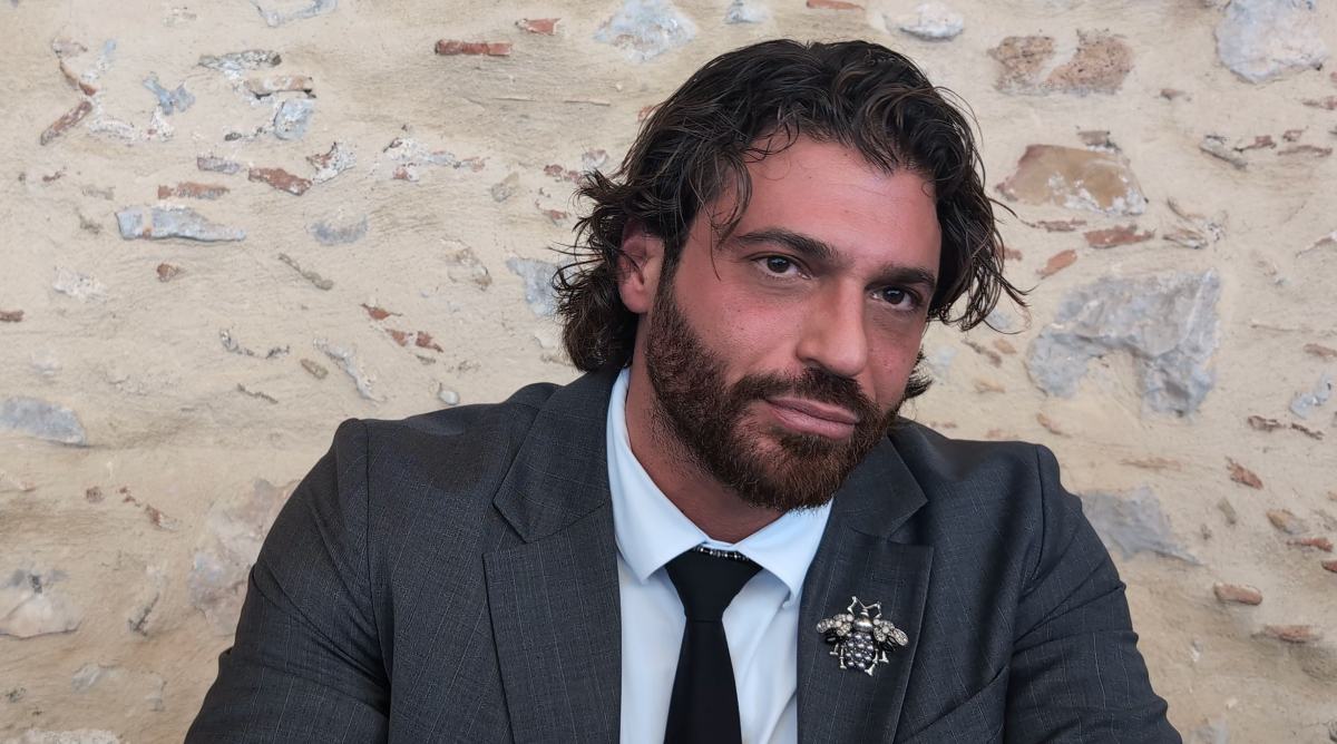 taormina film festival 2026 bagno di folla per can yaman l8217attore turco premiato con l8217icon award da 361magazine.com taormina film festival 2026 bagno di folla per can yaman l8217attore turco premiato con l8217icon award