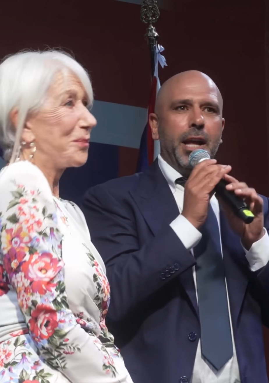 checco zalone premia a roma helen mirren tra risate ed aneddoti condivisi in puglia da 361magazine.com checco zalone premia a roma helen mirren tra risate ed aneddoti condivisi in puglia