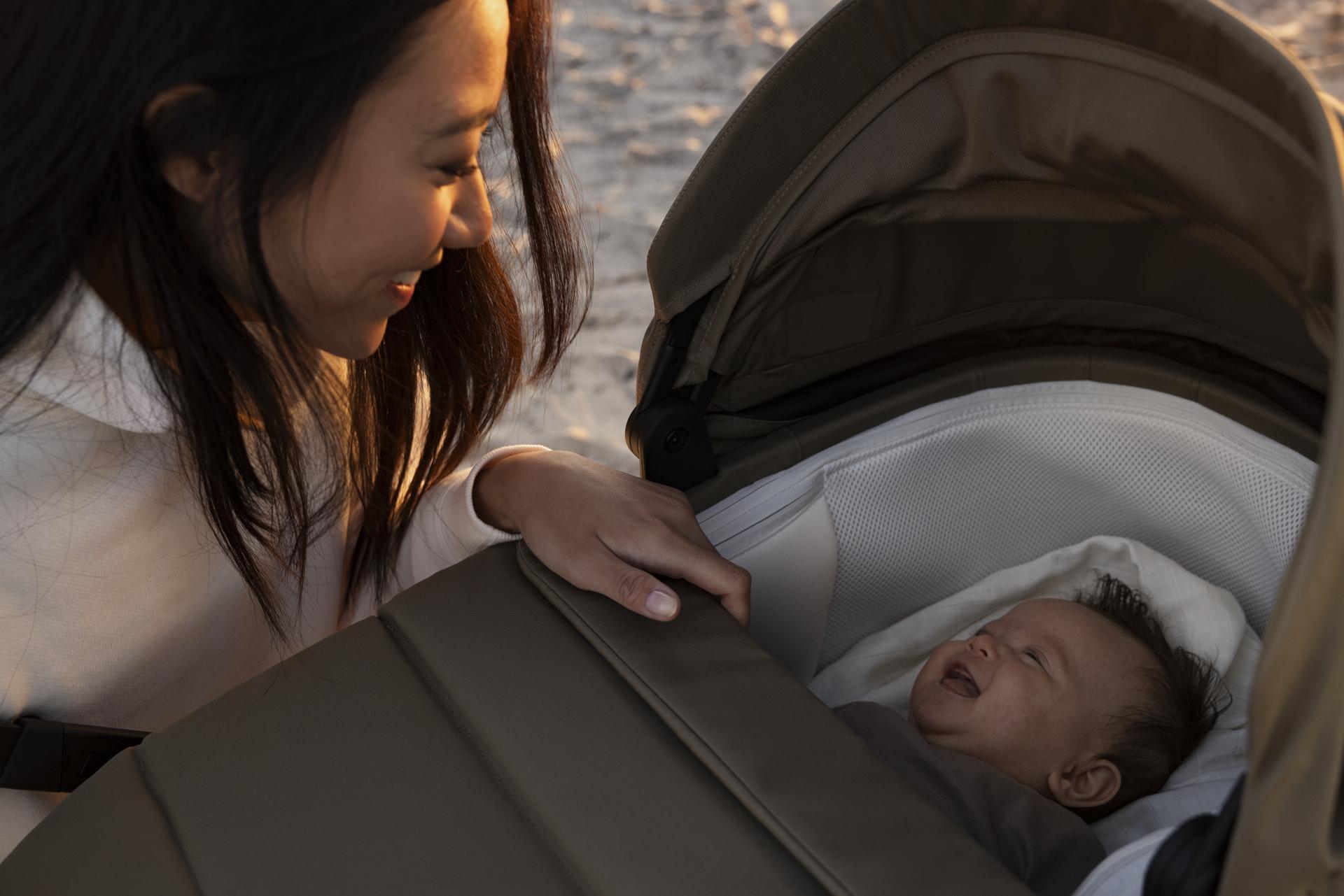 thule charm 2 in 1 232 il passeggino pi249 amato dalle mamme influencer da 361magazine.com thule charm 2 in 1 232 il passeggino pi249 amato dalle mamme influencer
