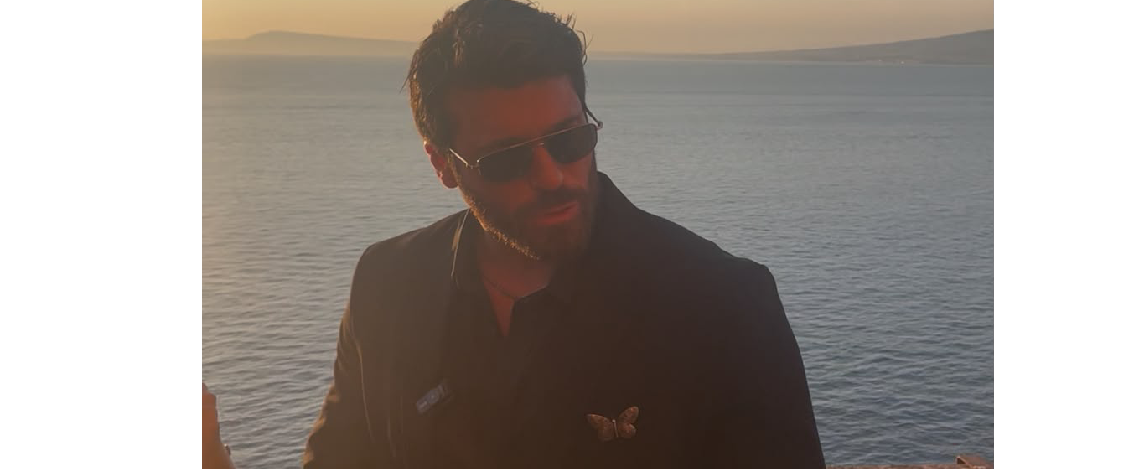 can yaman incanta vico equense un premio che celebra il talento e il valore umano da 361magazine.com can yaman incanta vico equense un premio che celebra il talento e il valore umano