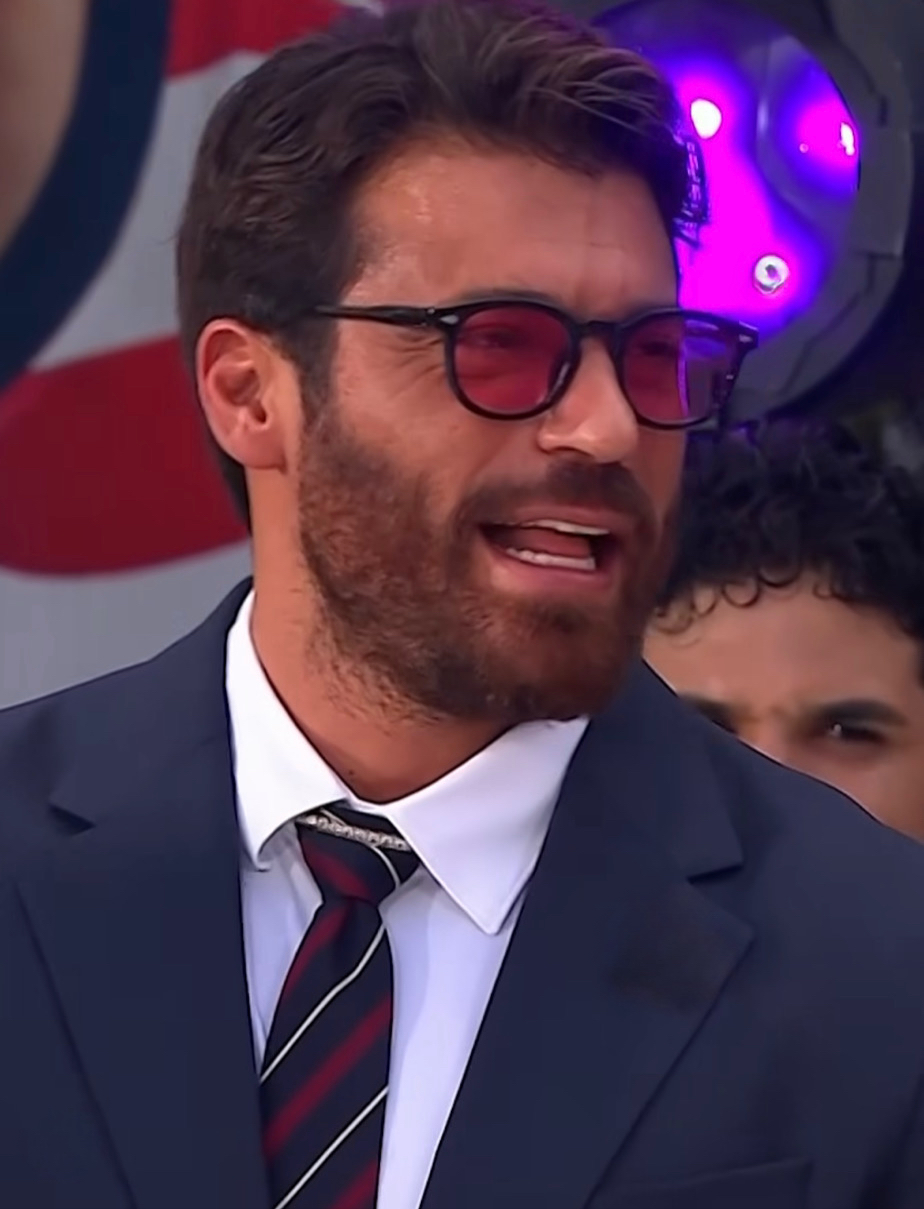 estate da premio per can yaman colonna d8217oro al magna graecia film festival per il volto pi249 gettonato della fiction da 361magazine.com estate da premio per can yaman colonna d8217oro al magna graecia film festival per il volto pi249 gettonato della fiction