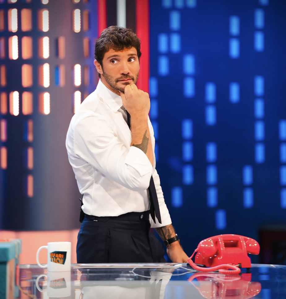 sanremo 2027 con stefano de martino potrebbe cambiare la formula delle nuove proposte da 361magazine.com sanremo 2027 con stefano de martino potrebbe cambiare la formula delle nuove proposte