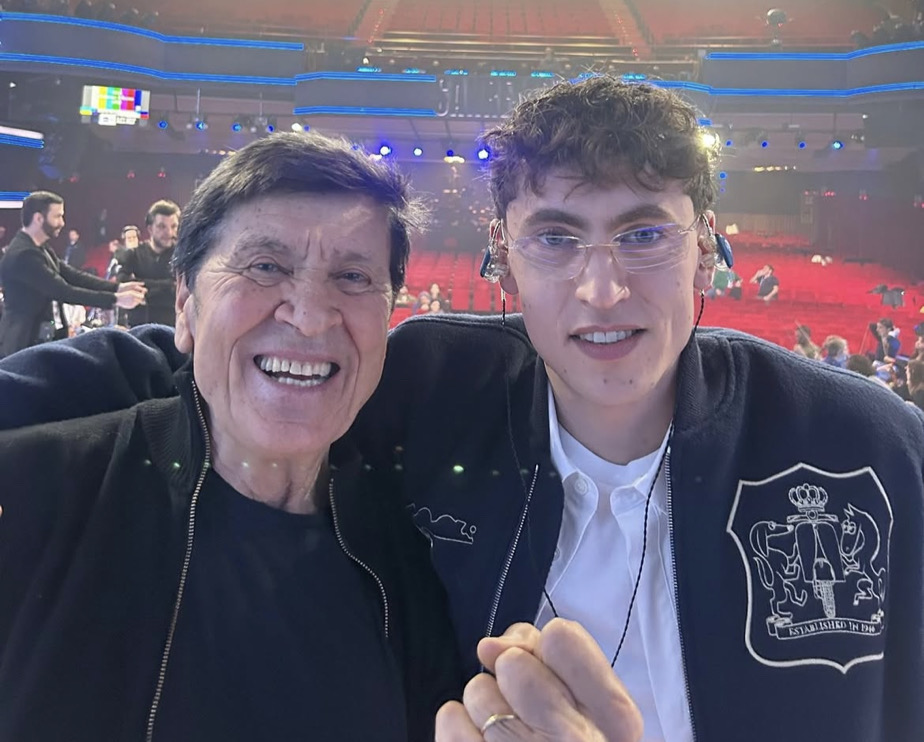 tredici pietro tale e quale a suo padre a bologna diventa gianni morandi giovane per il film su lucio dalla da 361magazine.com tredici pietro tale e quale a suo padre a bologna diventa gianni morandi giovane per il film su lucio dalla