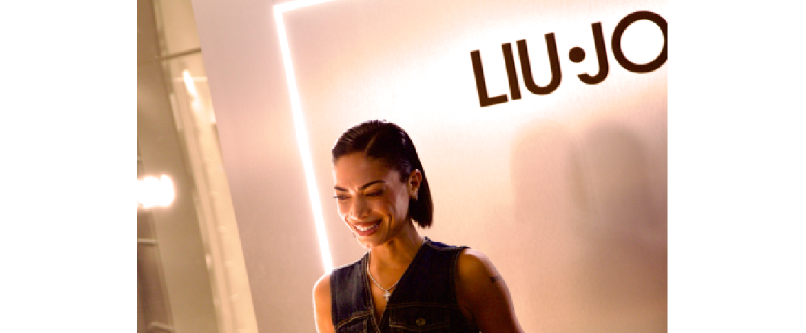 elodie e liu jo insieme debutta la capsule collection nel nuovo store di milano da 361magazine.com elodie e liu jo insieme debutta la capsule collection nel nuovo store di milano